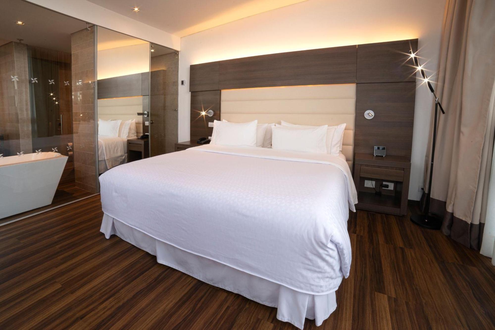 Four Points By Sheraton Богота Экстерьер фото